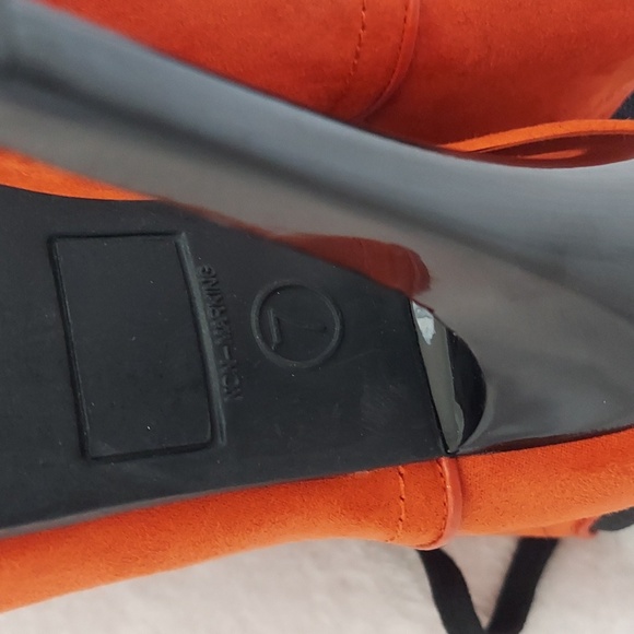 Orange Tread Heeled Platform Construction Boots, Size 7 - Picture 10 of 11